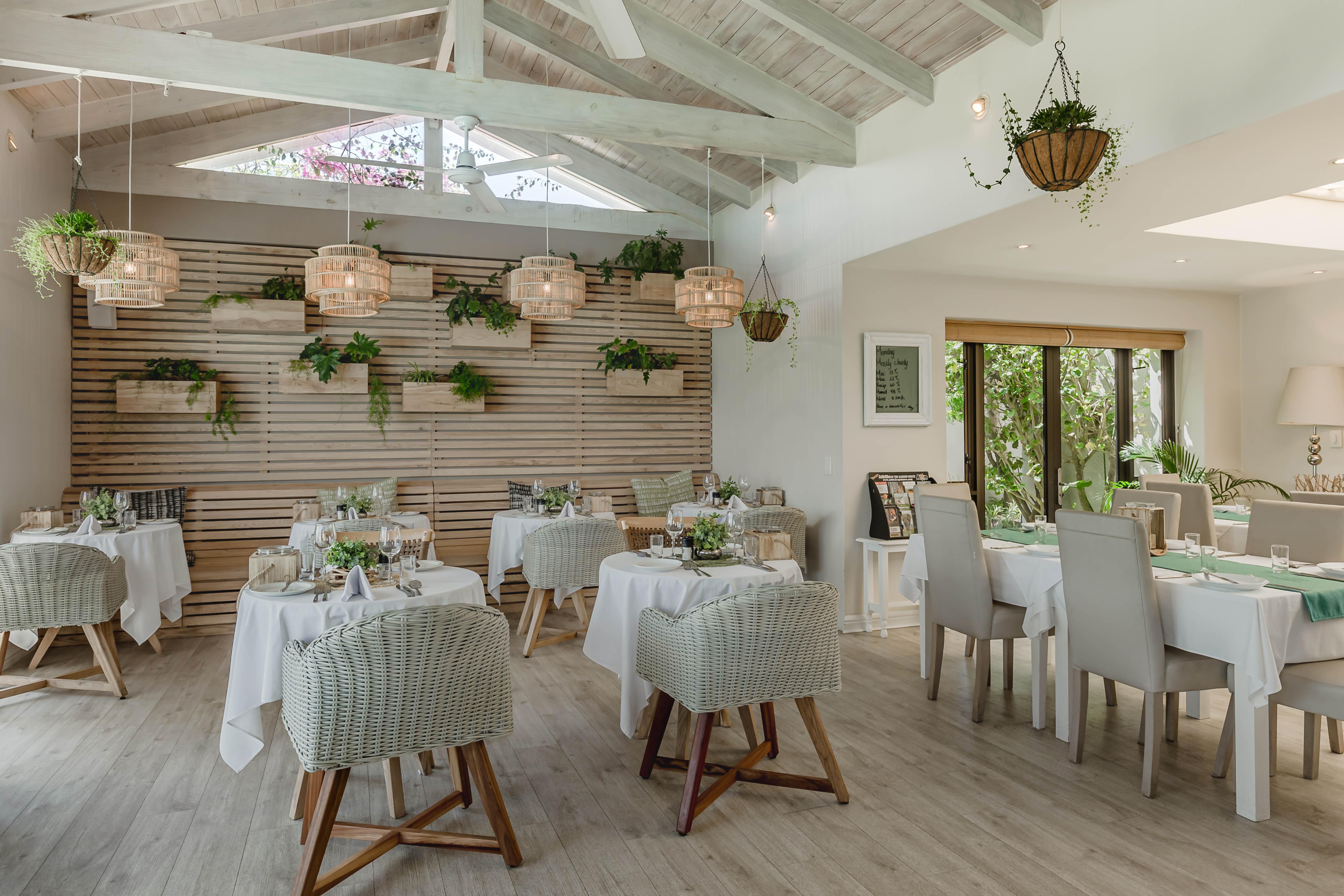 The Robberg Beach Lodge - Lion Roars Hotels & Lodges Плетенбърг Бей Екстериор снимка