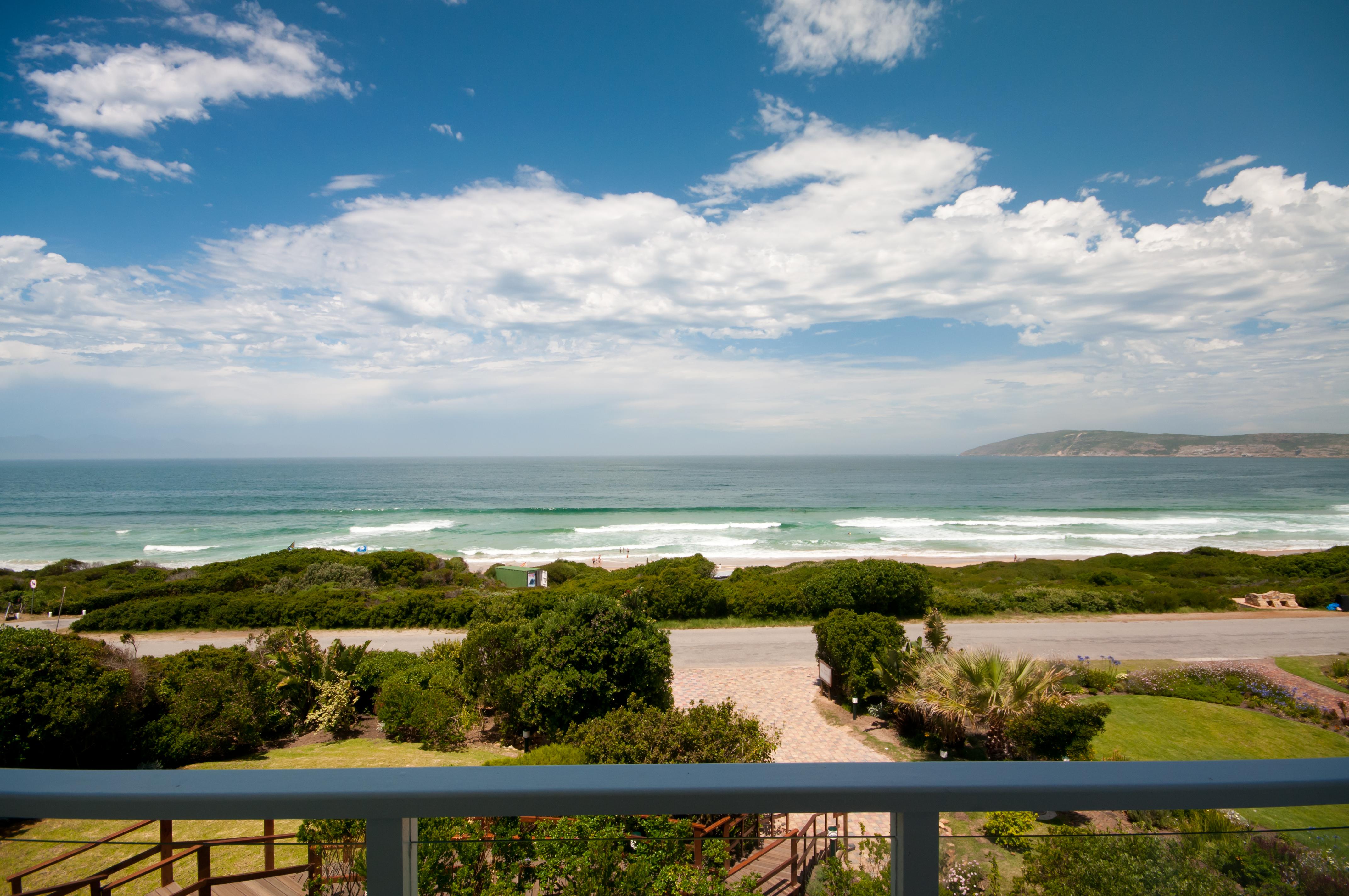 The Robberg Beach Lodge - Lion Roars Hotels & Lodges Плетенбърг Бей Екстериор снимка