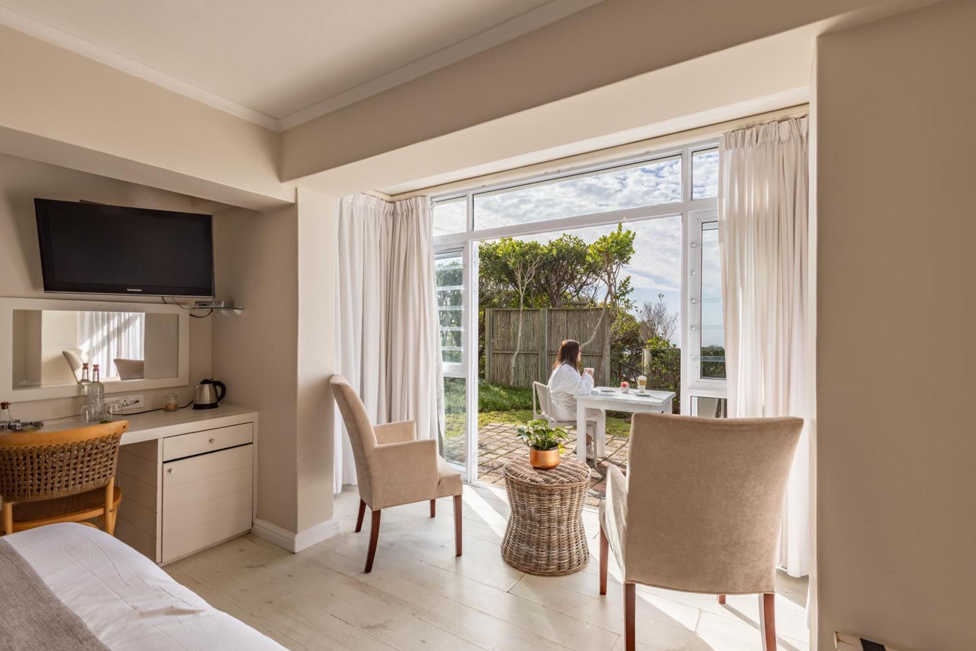 The Robberg Beach Lodge - Lion Roars Hotels & Lodges Плетенбърг Бей Екстериор снимка